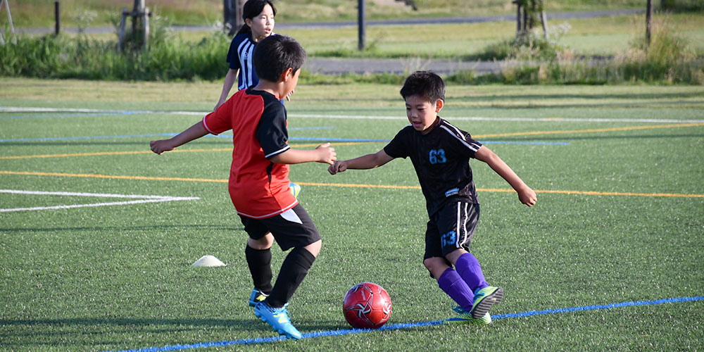 東和電機 ラインメール青森FC 地域の子供に指導